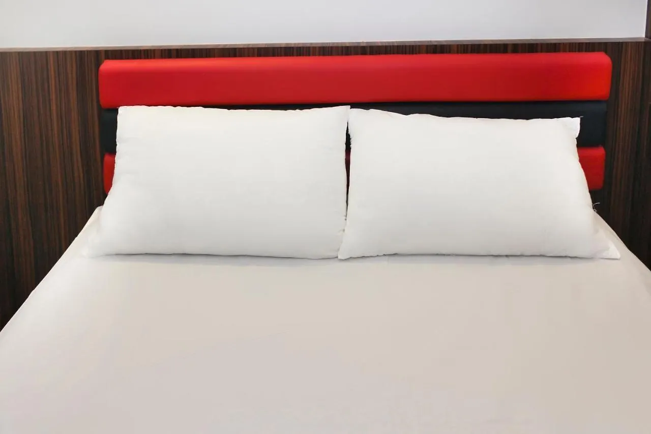 Oyo 90027 Happy Hotel Johor Bahru